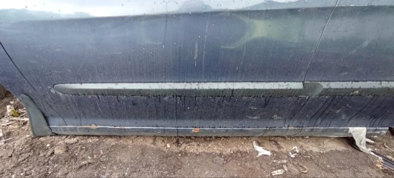 Молдинг двери передний левый Peugeot 308 1.6 16V