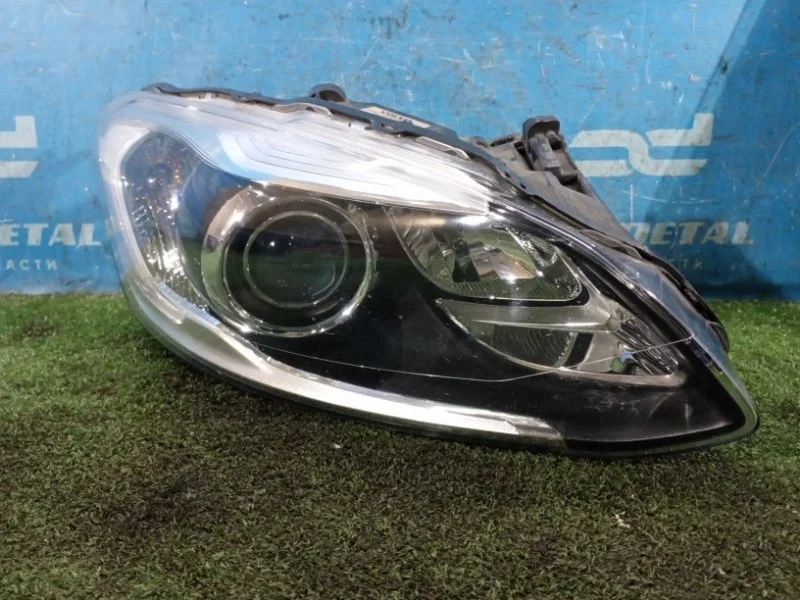 Фара ксеноновая передняя правая Volvo XC60