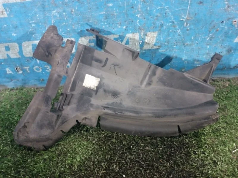 Воздуховод радиатора правый Volvo XC70 2007-2016