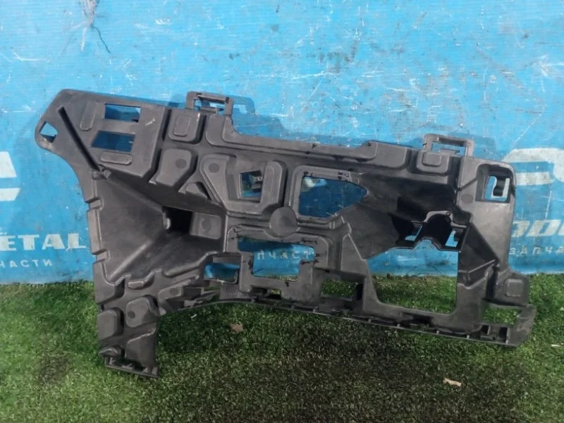 Кронштейн бампера передний правый Volvo XC90 2015>