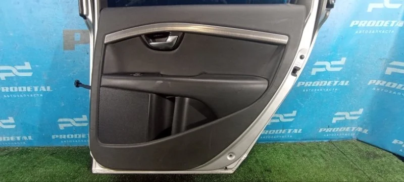 Стеклоподъемник эл. задний правый Volvo XC70