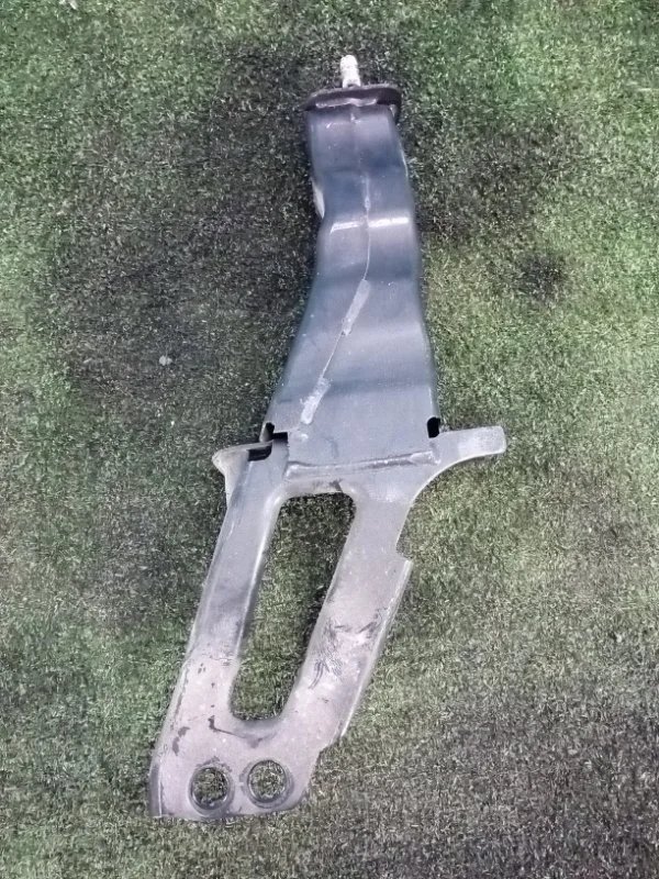 Кронштейн усилителя бампера передний левый Volvo