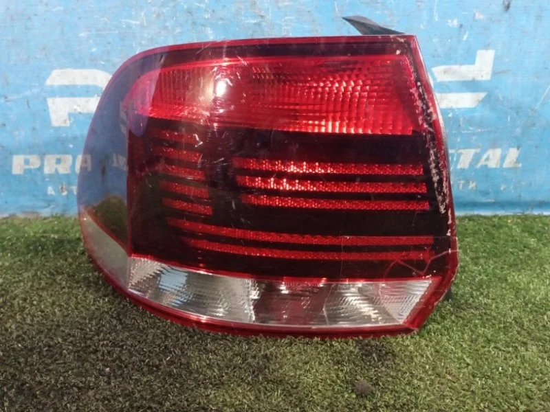 Фонарь наружный задний левый Volkswagen Polo