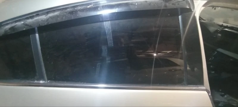 Стекло двери заднее правое Renault Fluence K4M