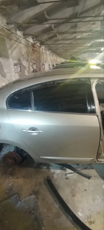 Дверь задняя правая Renault Fluence K4M 2010-2017