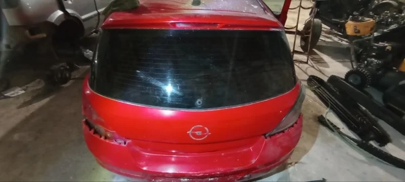 Дверь багажника со стеклом Opel Astra H 2004-2015