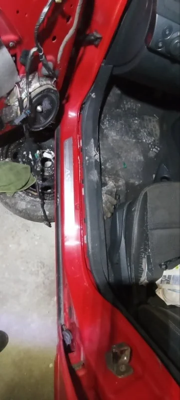 Порог со стойкой левый Opel Astra H 2004-2015