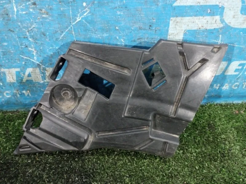 Кронштейн бампера передний правый Volvo XC60 2017>