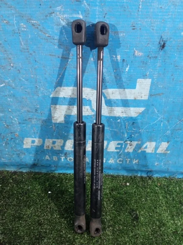 Амортизатор капота Volvo XC60 2008-2017