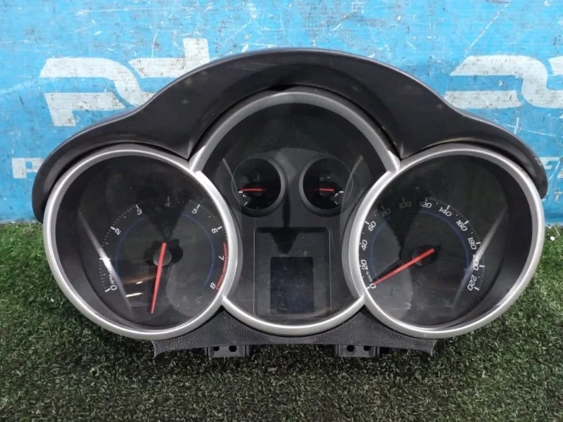 Панель приборов Chevrolet Cruze 1.6 2009-2016