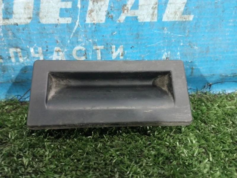 Кнопка открывания багажника Volkswagen Tiguan