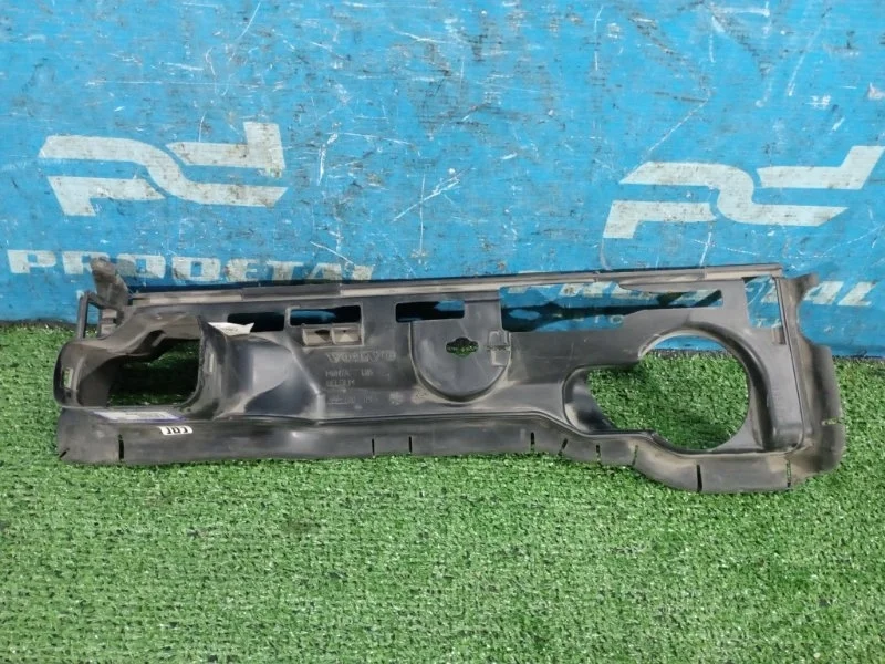 Воздуховод радиатора левый Volvo XC60 2008-2017