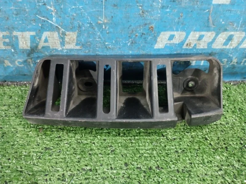 Кронштейн бампера задний левый Skoda Rapid