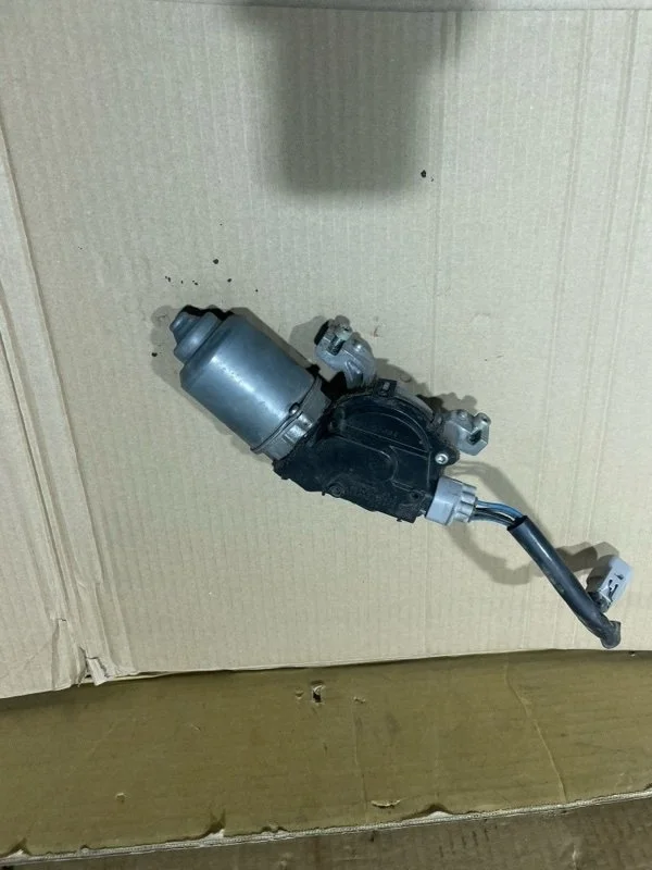 Моторчик стеклоочистителя передний TOYOTA LAND CRUISER PRADO 2010 8511060430 KDJ150 1KDFTV, передний