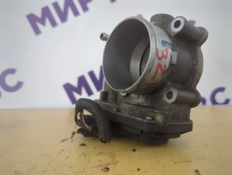 Дроссельная заслонка Toyota isis ZGM11 3ZR-FAE