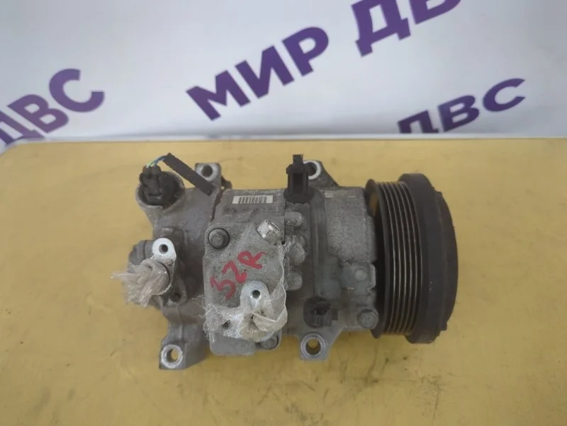 Компрессор кондиционера Toyota isis ZGM11 3ZR-FAE