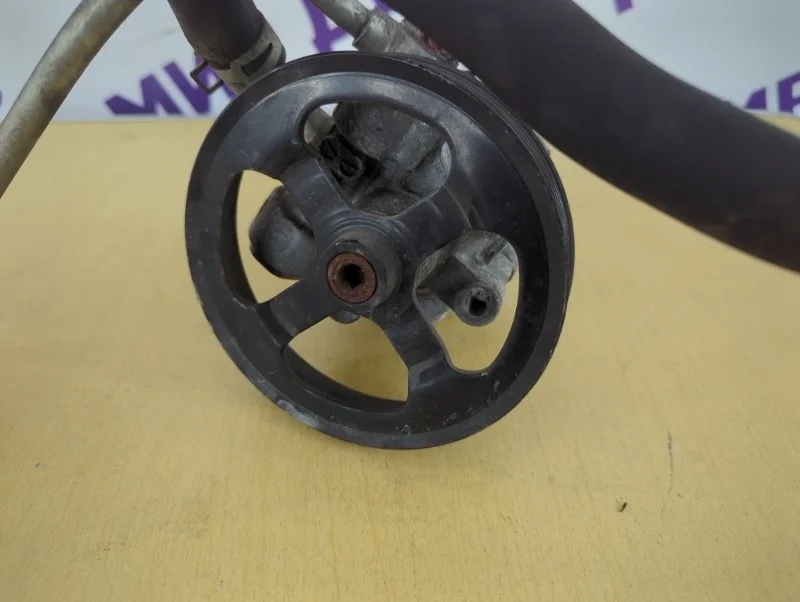 Насос гидроусилителя руля mitsubishi Delica CV2W