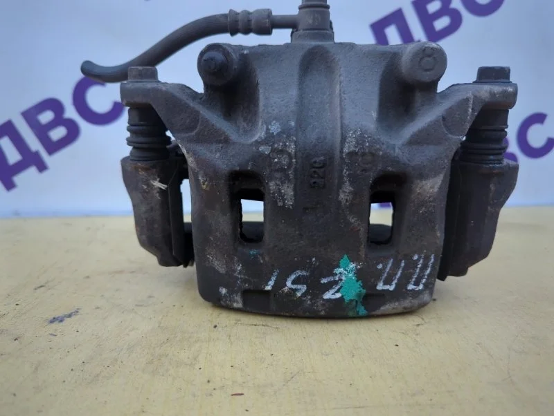 Суппорт тормозной передний правый Nissan Murano