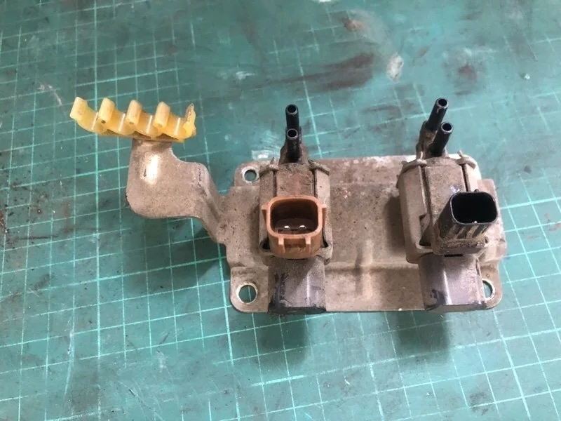 Ваккумные клапана Mazda 3 BK LF 2007