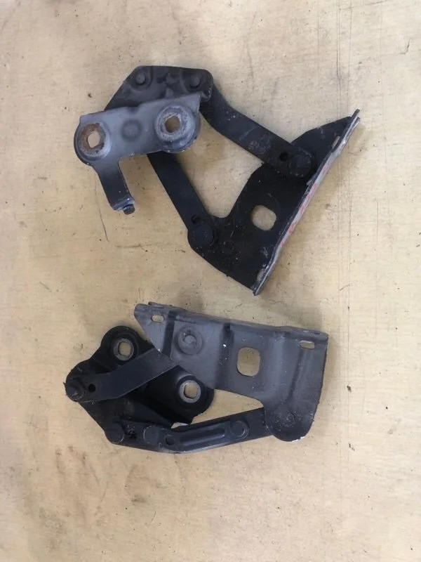 Петля капота Land Rover RANGE ROVER L322 368DT