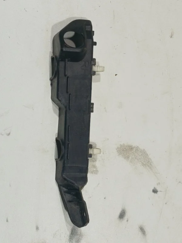 Крепление бампера переднее правое KIA PRO CEED