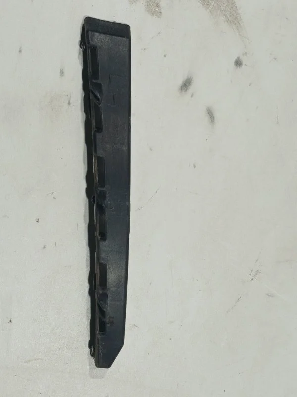 Крепление бампера переднее левое KIA PRO CEED