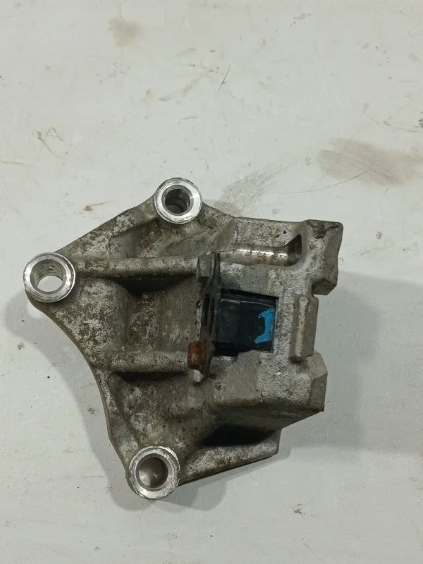 Кронштейн опоры двигателя KIA Soul 2 ХЕТЧБЕК 1.6