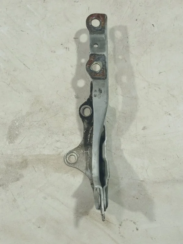 Петля капота передняя правая KIA CEED 2 2013-2018