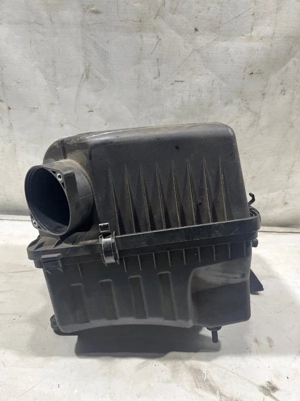 Корпус воздушного фильтра KIA Mohave 2008
