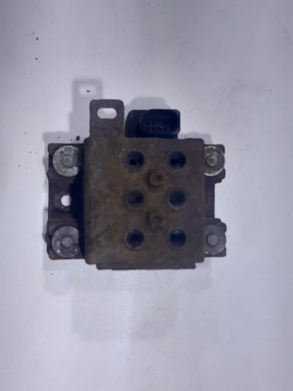 Блок клапанов пневмоподвески KIA Mohave 2008