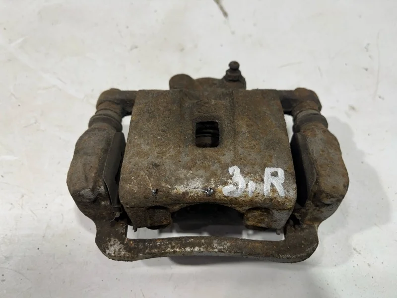 Суппорт тормозной задний правый KIA Mohave 2008