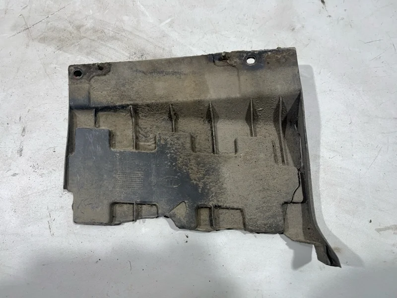 Крепление бампера заднее левое KIA Mohave 2008