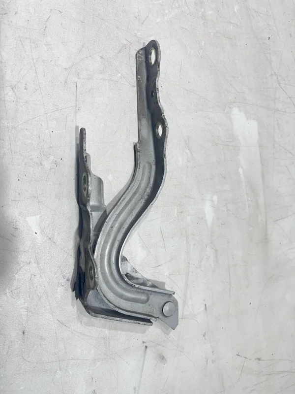 Петля капота правая KIA CEED 2 2013-2018