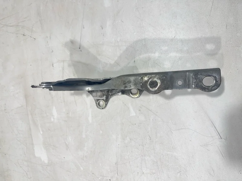 Петля капота левая KIA CEED 2 2013-2018