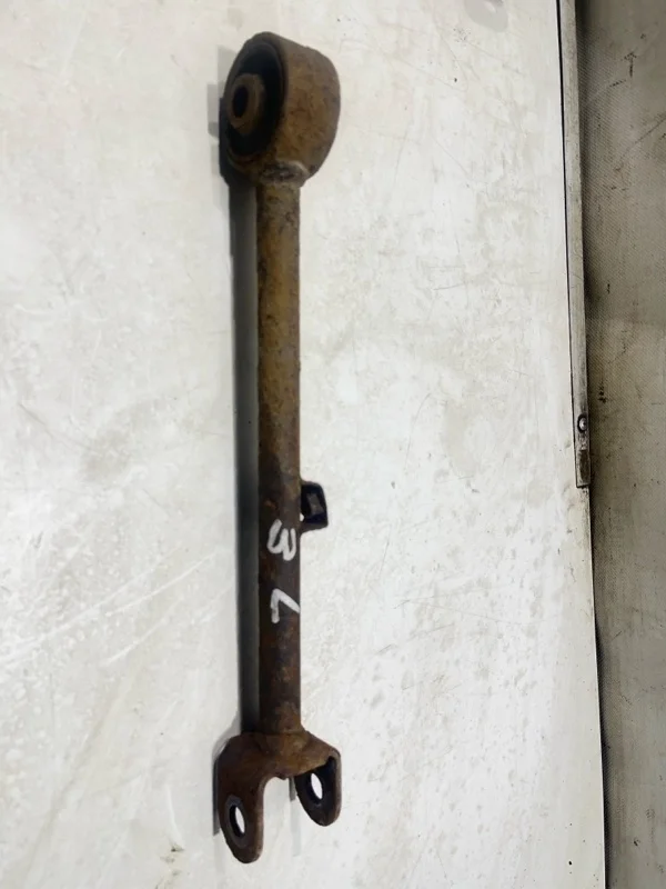 Рычаг подвески нижний задний левый KIA Mohave 2008