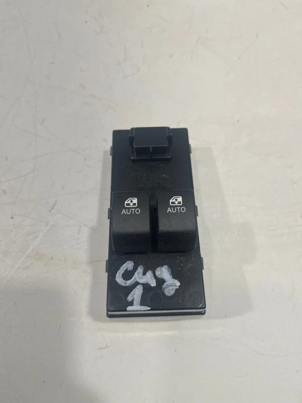 Блок управления стеклоподъемниками передний левый