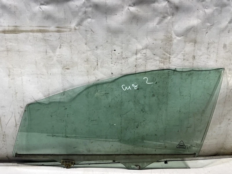 Стекло двери переднее левое KIA CEED 2 2012-2018