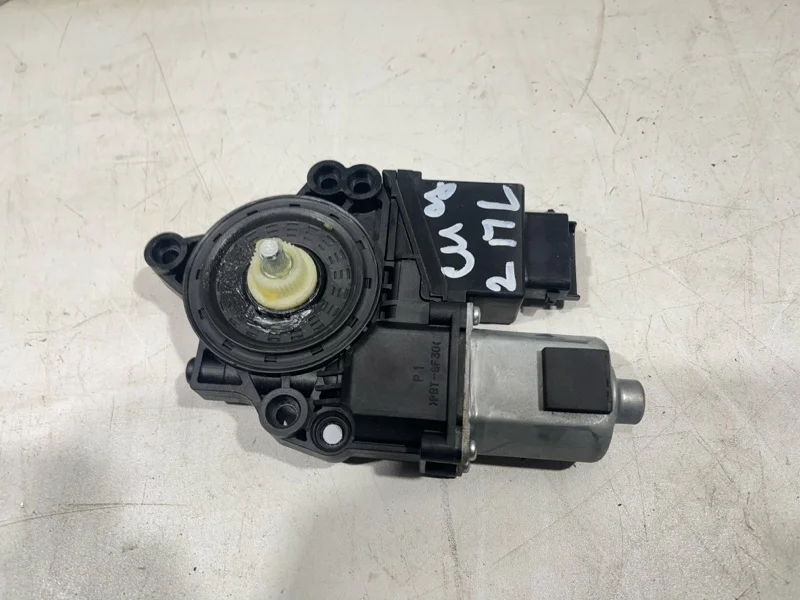 Мотор стеклоподъемника передний левый KIA CEED 2