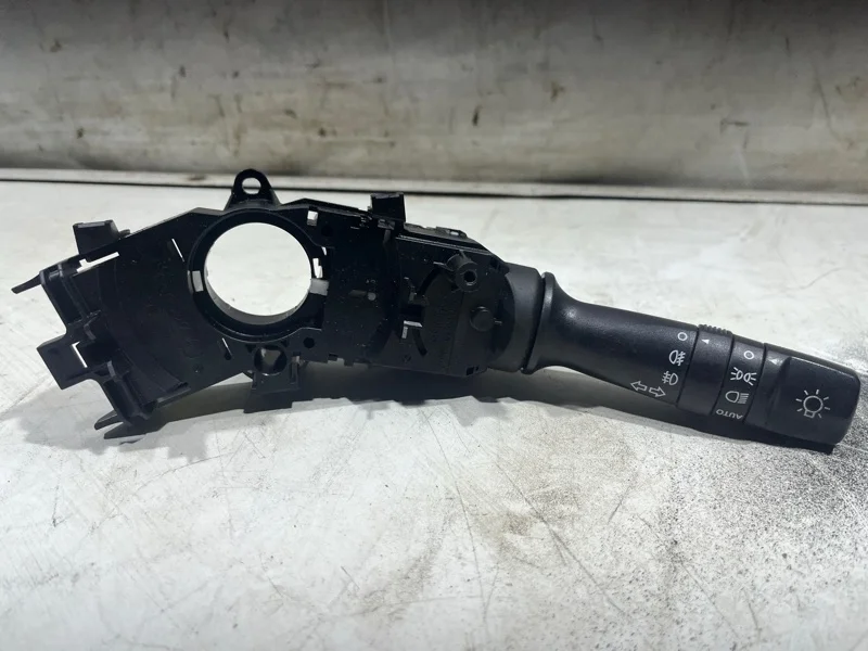 Подрулевой переключатель поворотников KIA Sportage