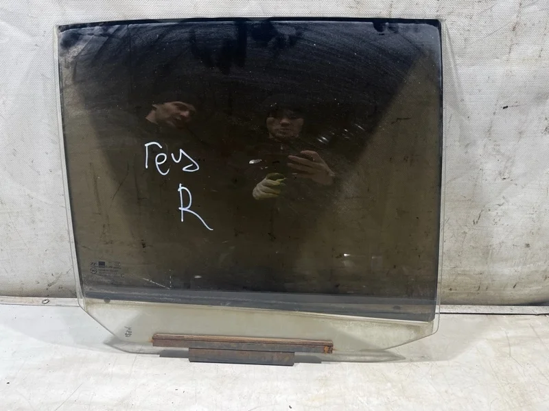 Стекло двери заднее правое Hyundai Getz ХЕТЧБЕК