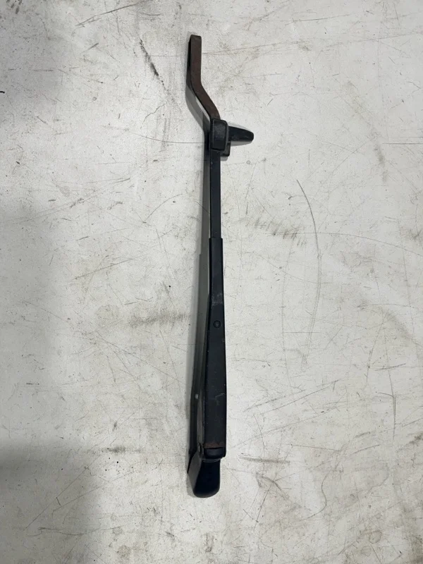 Поводок стеклоочистителей задний Hyundai Santa fe