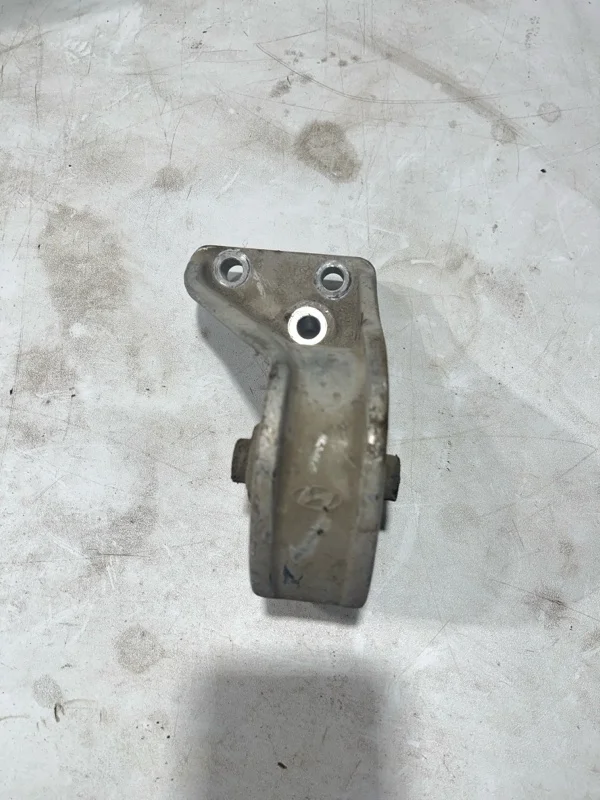 Подушка двигателя задняя Hyundai Santa fe Classic