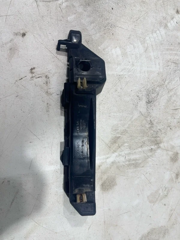 Крепление бампера переднее левое Hyundai Santa fe