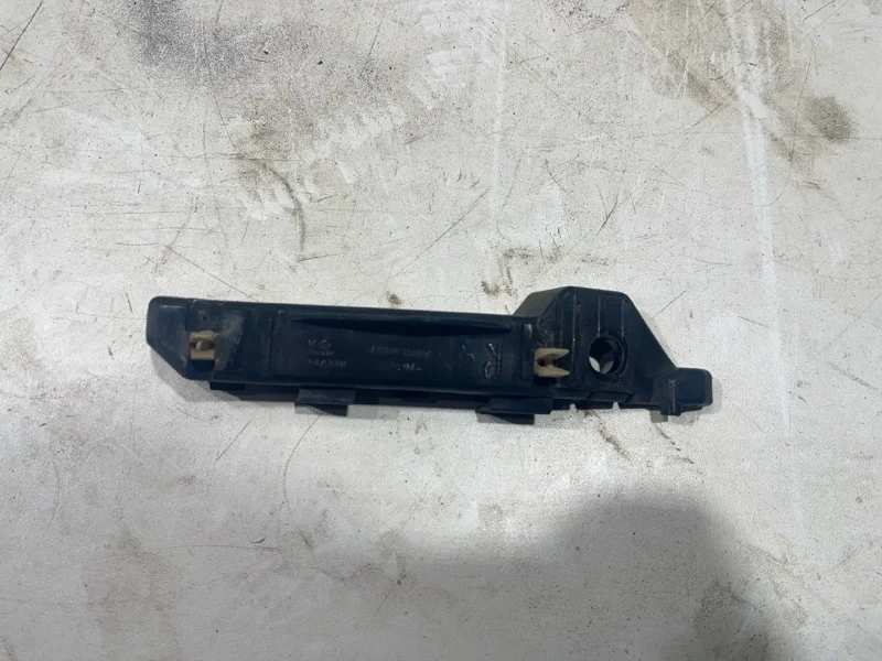 Крепление бампера переднее правое Hyundai Santa fe