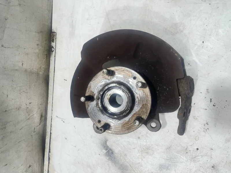 Кулак поворотный передний левый KIA Sportage 3