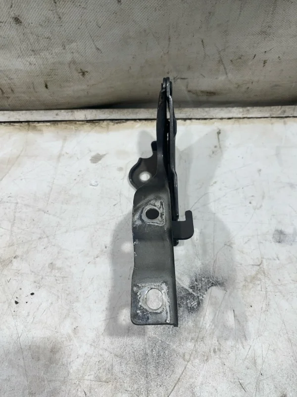 Петля капота передняя левая Hyundai Santa fe 2