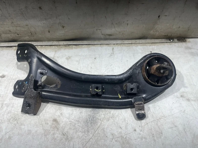 Рычаг задний левый KIA Sorento 2 2014