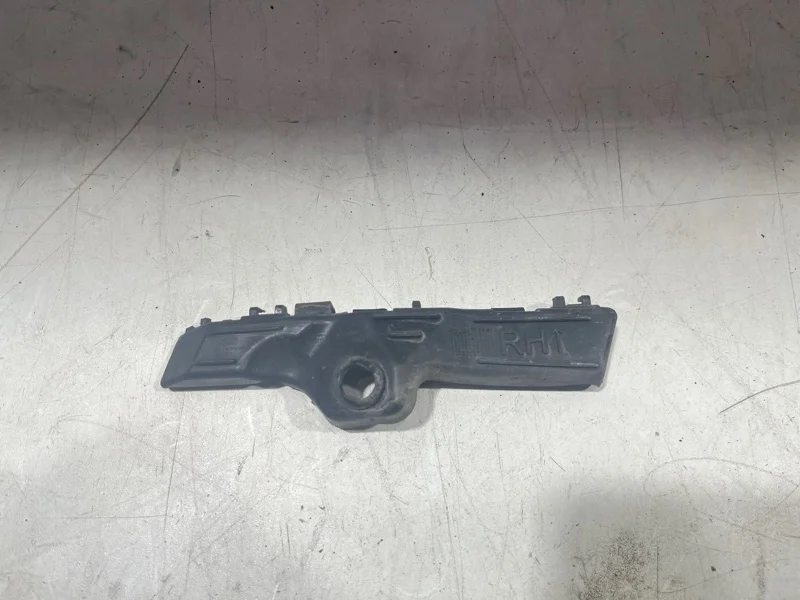 Крепление бампера переднее правое KIA Sorento 2