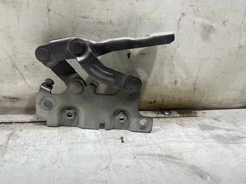 Петля капота правая KIA Sorento 2 2014