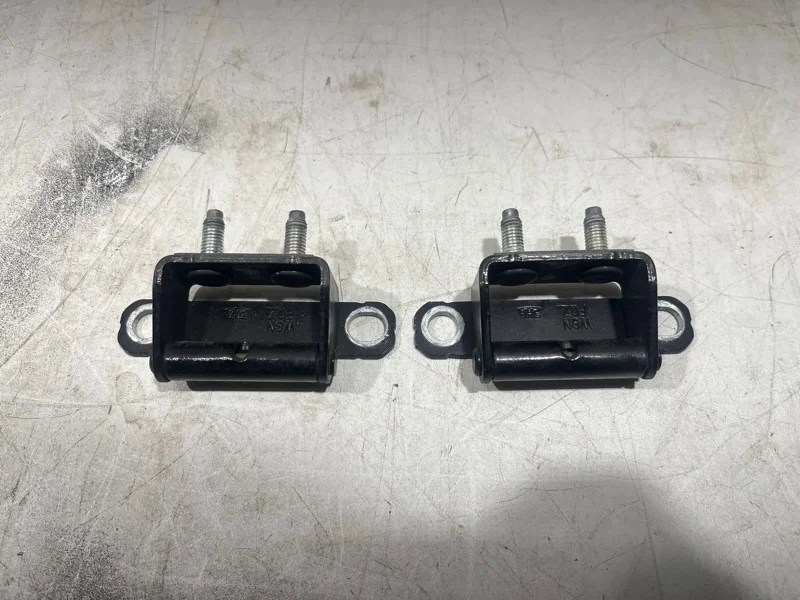 Петля крышки багажника Hyundai Tucson 3 2016